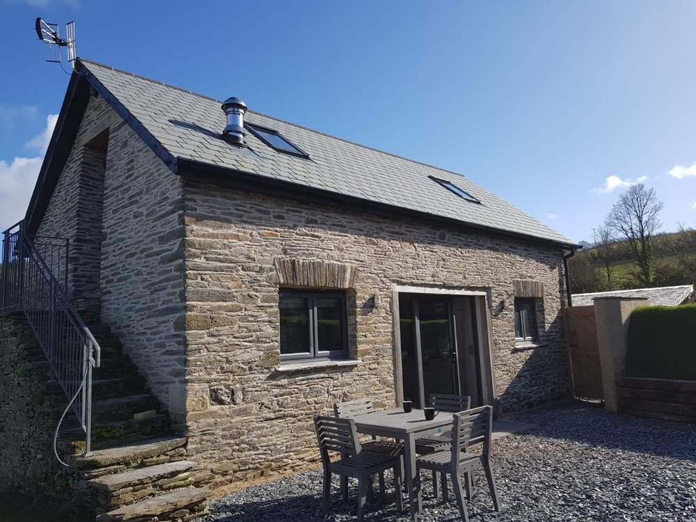 Buttervilla Retreat floods with light and sunshine with far reaching views.