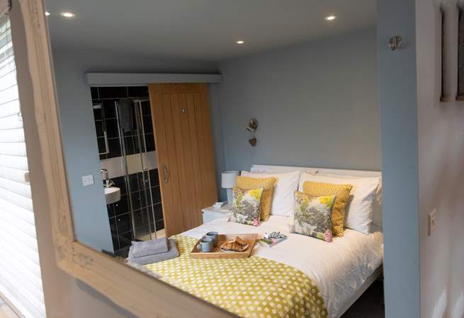 The cosy double room has a lovely en suite shower-room. 