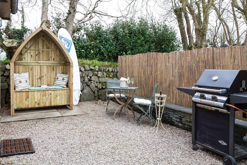 Dine in the great outdoors, barbecued fresh mackerel anyone?