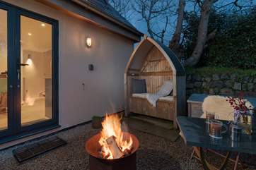 Light the fire-pit, pour a glass of something nice and watch the magnificent Cornish sunset.