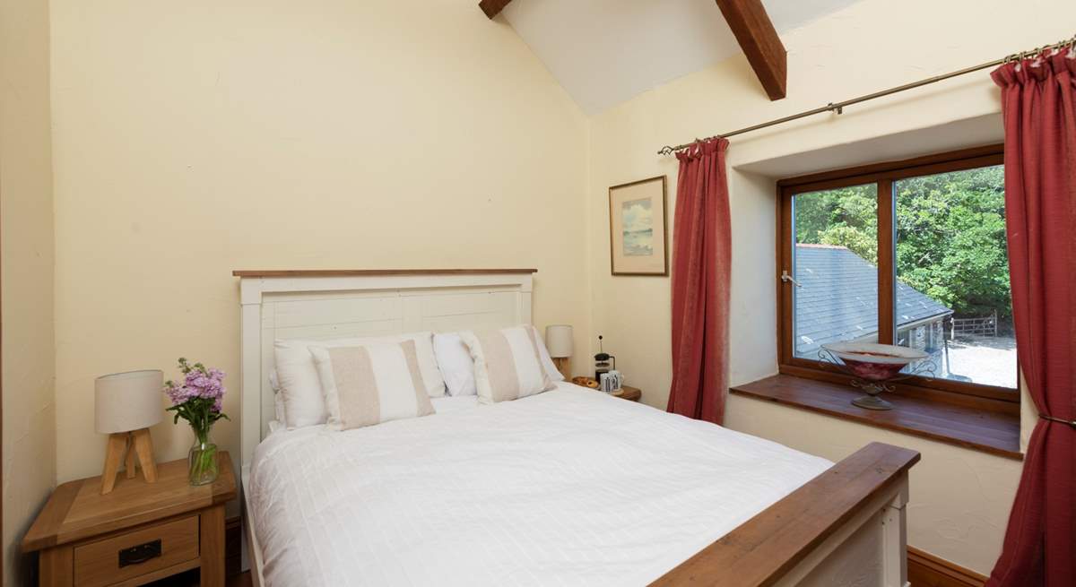 This charming bedroom overlooks the courtyard and is very cosy (Bedroom 6). 