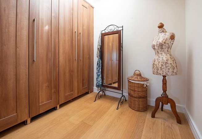 The master bedroom has a dressing-room, perfect for all your holiday clothes. 