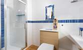 The ensuite to the blue bedroom. - Thumbnail Image