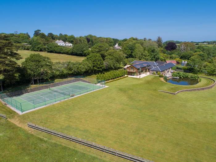 Tregye Farm, Sleeps 16 in Truro