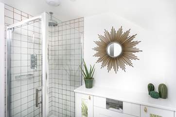 The tropical en suite shower-room.