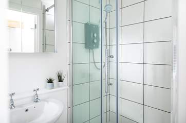 The super handy downstairs shower-room.