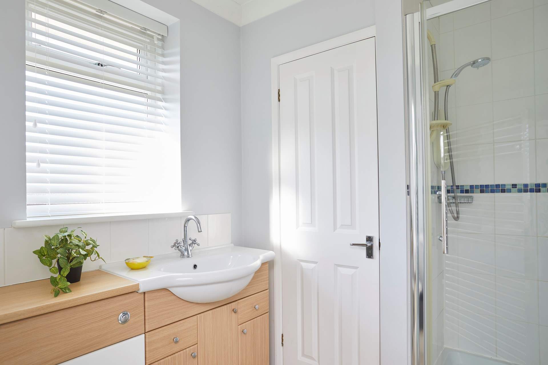 It even has it's own en suite shower-room.