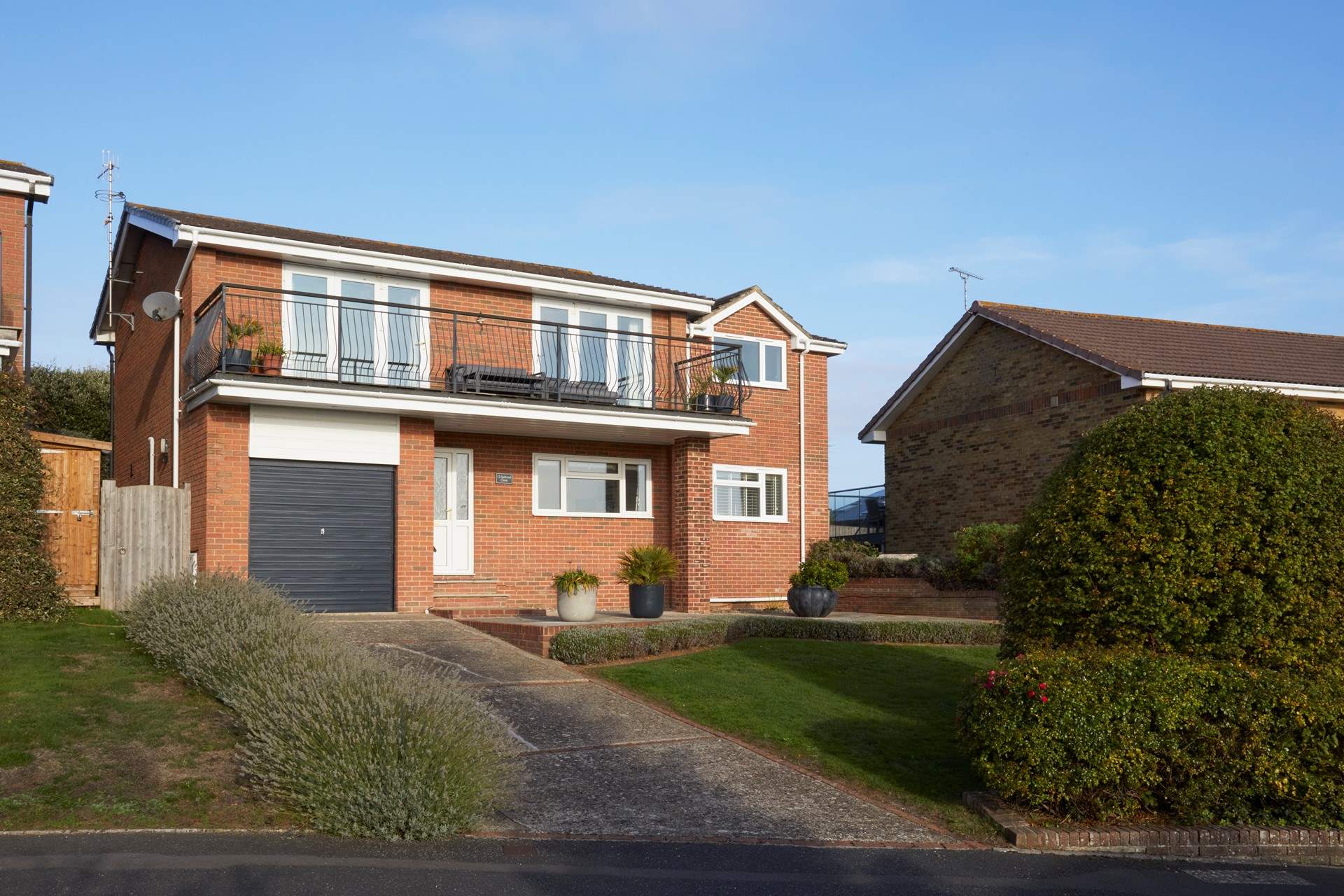 Solas provides parking for two cars. (Please note the garage is not included).