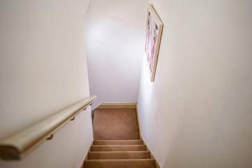 Second flight of stairs up to the twin bedroom.