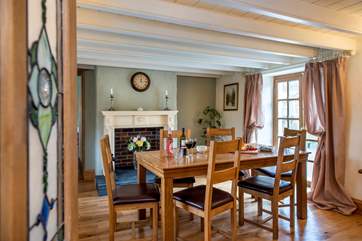 Enjoy a group meal around the dining-table.