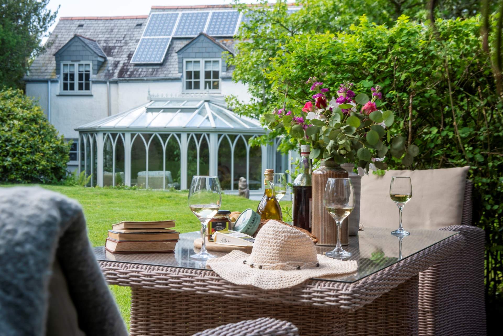 The garden is dreamy.