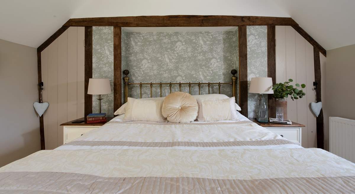 Bedroom 1 has a fabulous king-size bed and en suite cloakroom.