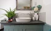 Beautiful fixtures and fittings. - Thumbnail Image