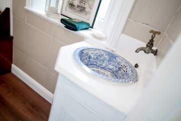 This Victorian basin is one of the many features retained throughout the house. Please note there is only a cold tap in here, the kitchen is just over the hallway for hot water.