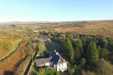 Rossmoyne is a semi detached property which offers seclusion with the back drop of Dartmoor National Park.