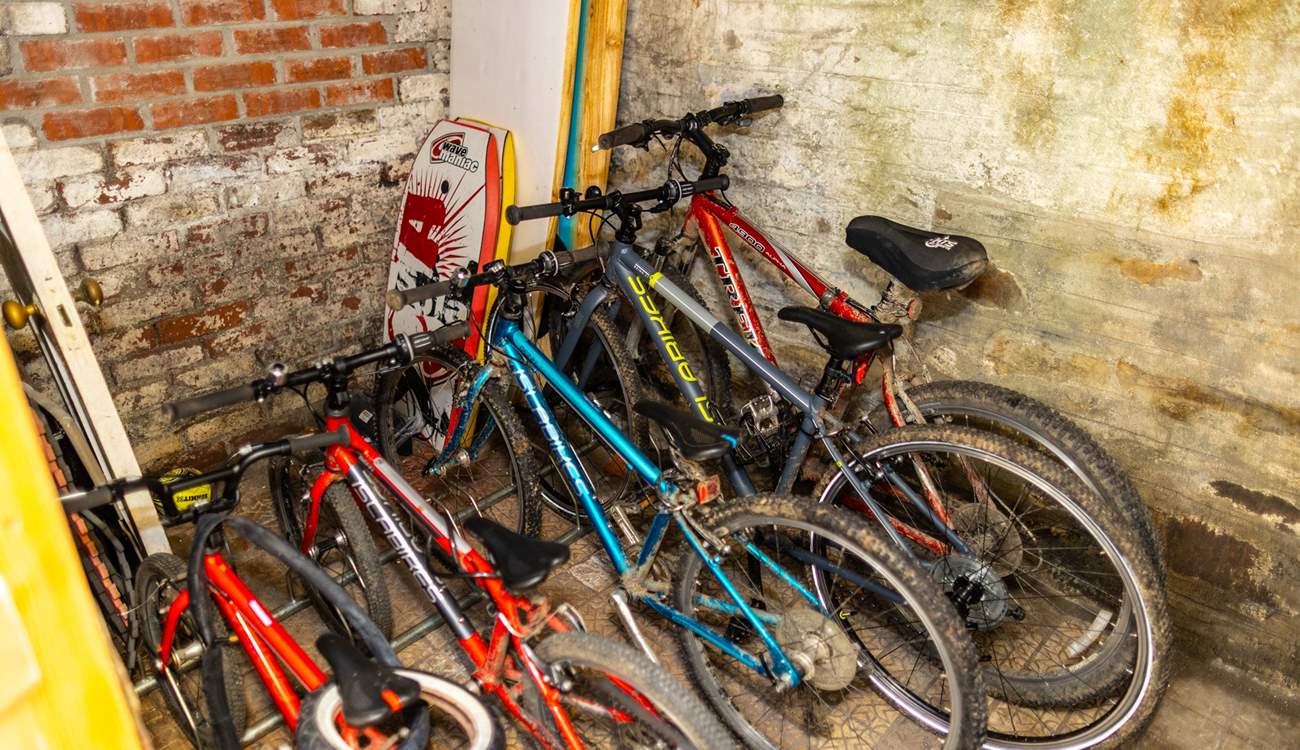 For those that love an outdoor adventure, Rossmoyne has a bike shed which can be locked to keep your bikes safe during your stay.