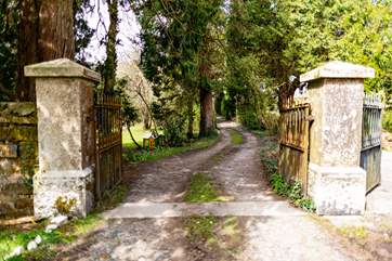 The gates at the bottom of the driveway welcoming you to Rossmoyne.