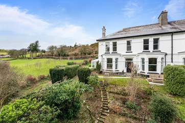 Welcome to the very beautiful Rossmoyne, surrounded by stunning Dartmoor.
