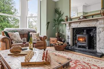 The beautifully furnished sitting room.