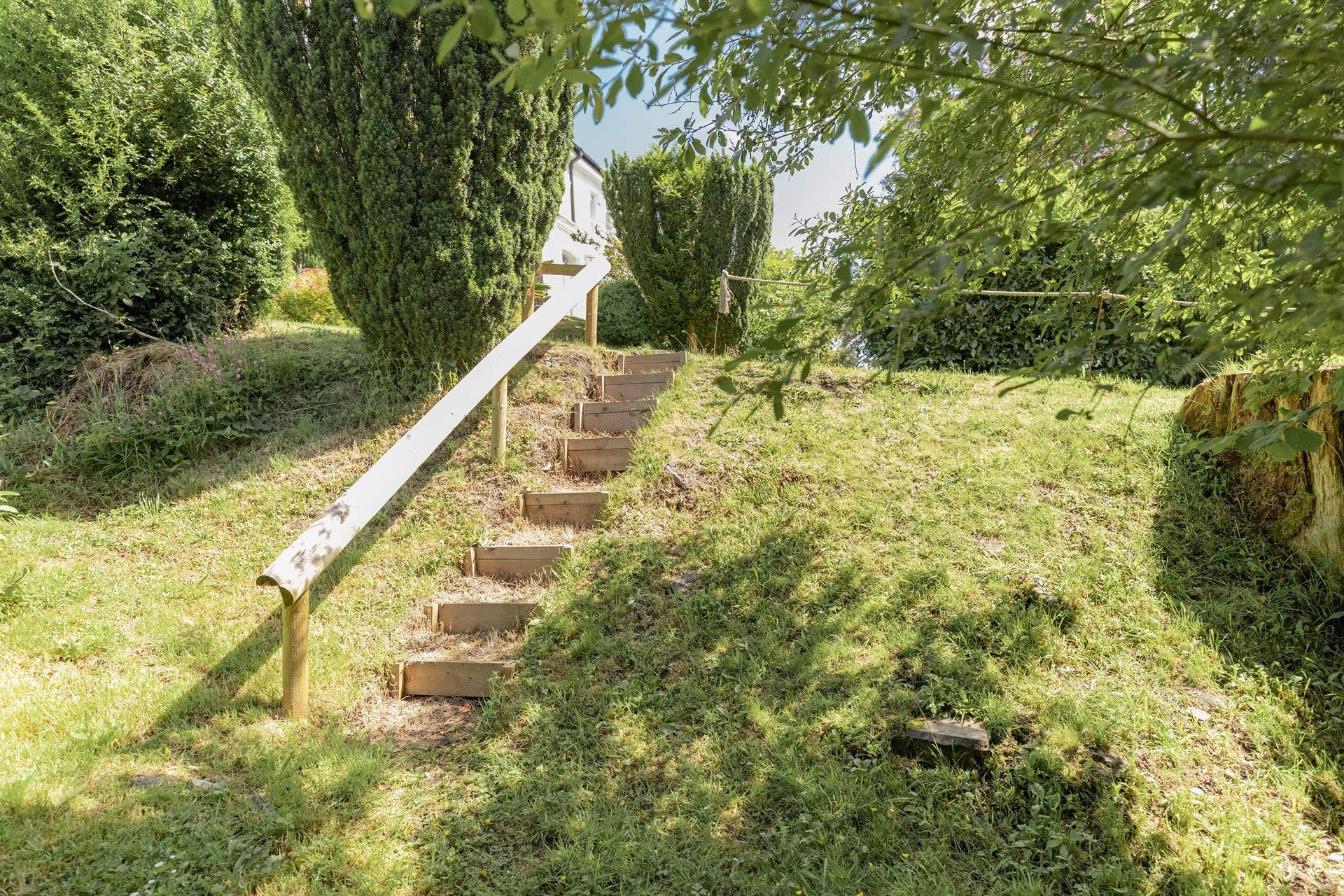 Head down to the garden and discover the little stream. 