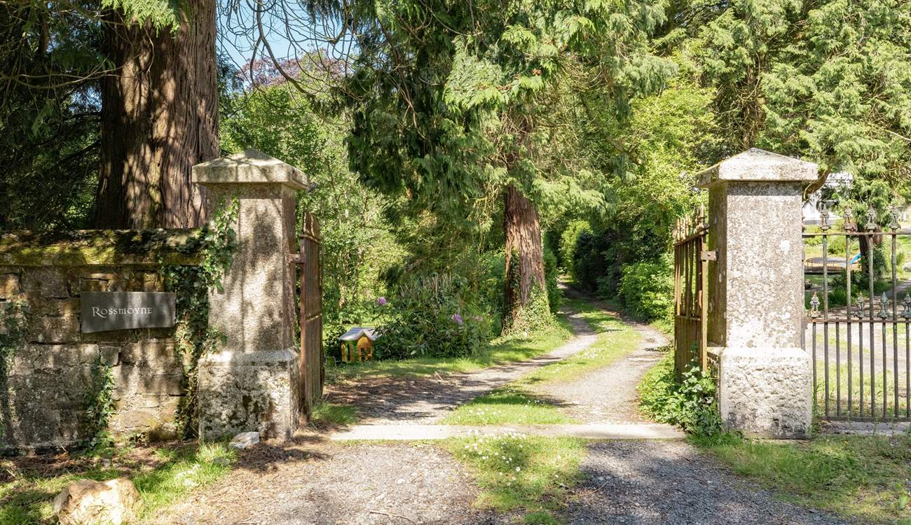 The gates at the bottom of the driveway welcoming you to Rossmoyne