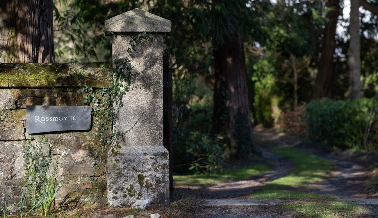 Pull into the drive at Rossmoyne.