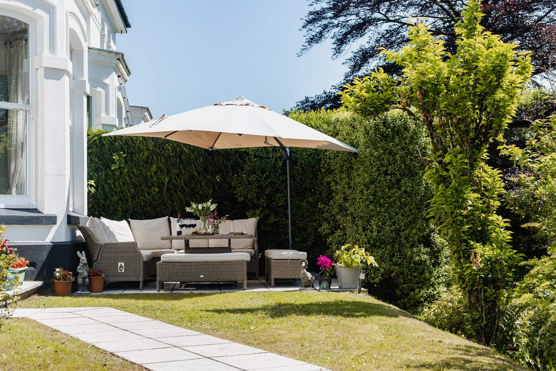 A lovely secluded sitting area to the front of Rossmoyne.
