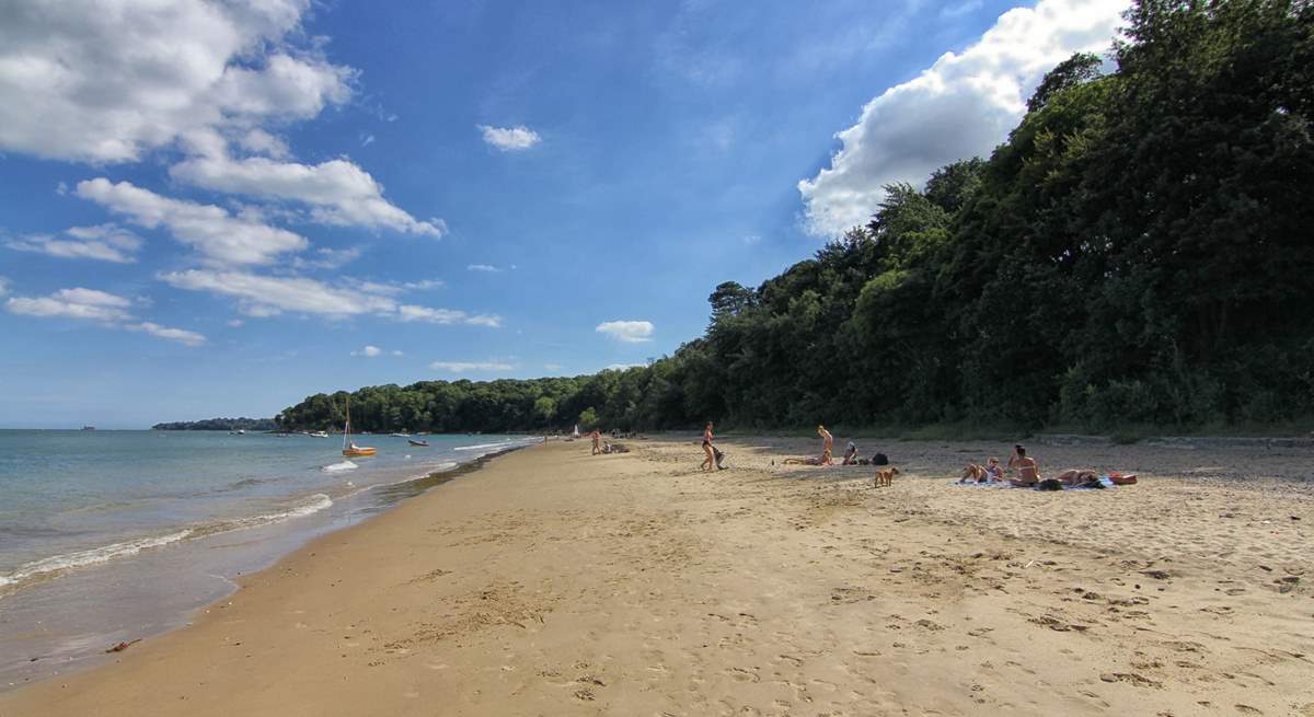 Priory Bay is the neighbouring beach to Seagrove, a lovely stretch of sand and clear waters. 