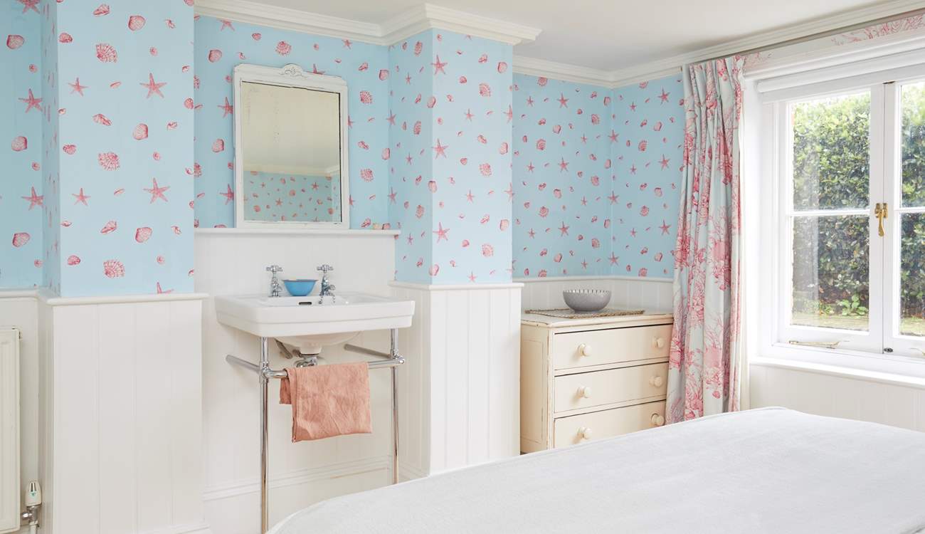 What a delightful room.