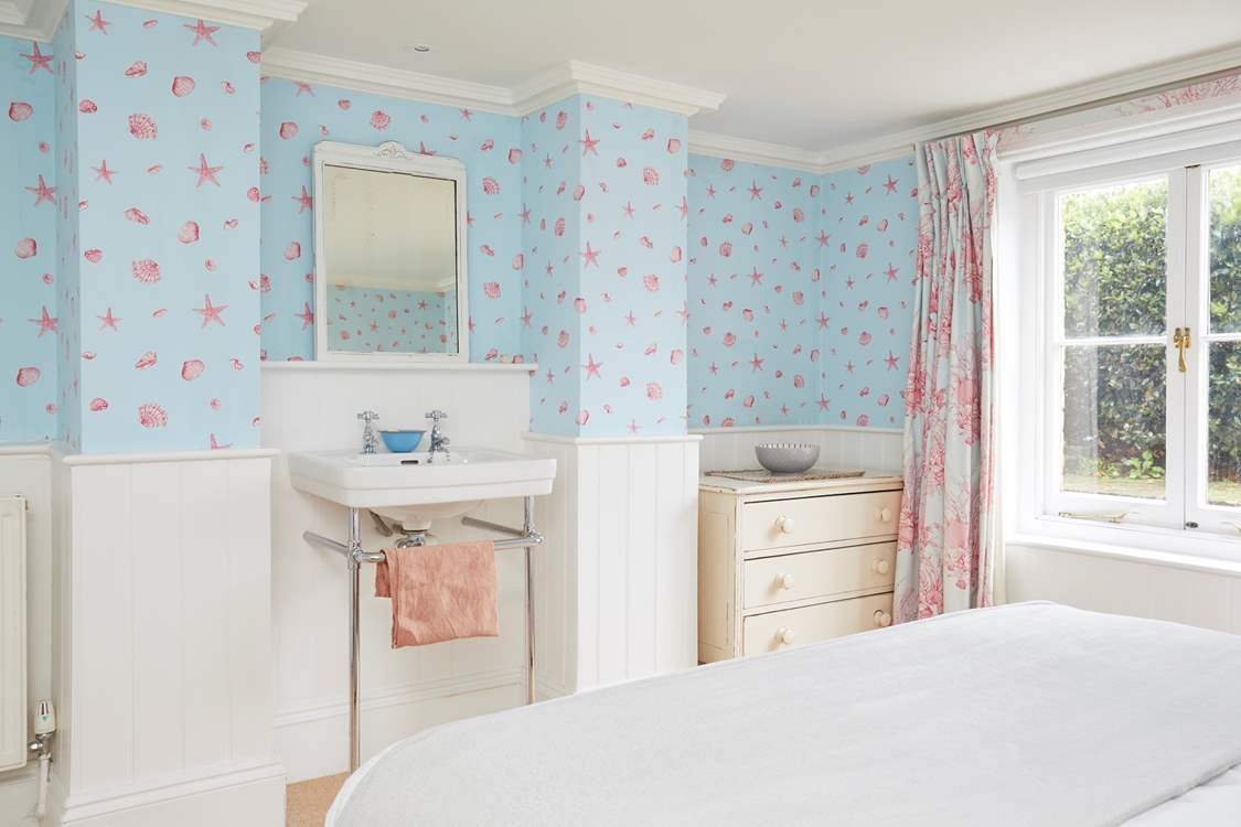What a delightful room.