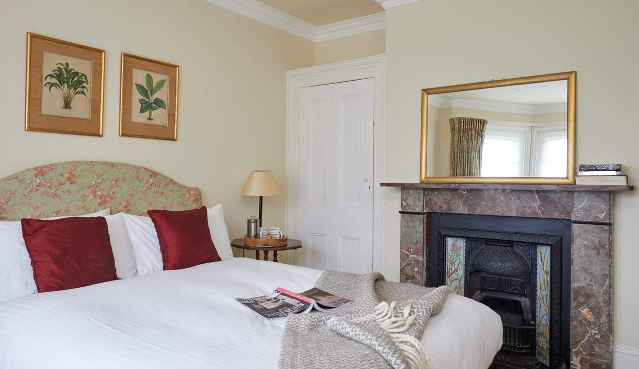 Such a charming room.