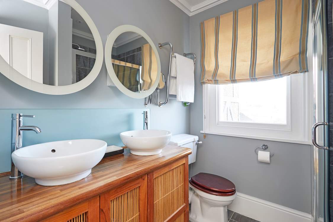 The master bedroom en suite shower-room.