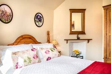Pretty bedroom 1.