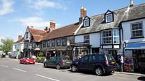 The friendly town of Yarmouth is lovely to dine out in.