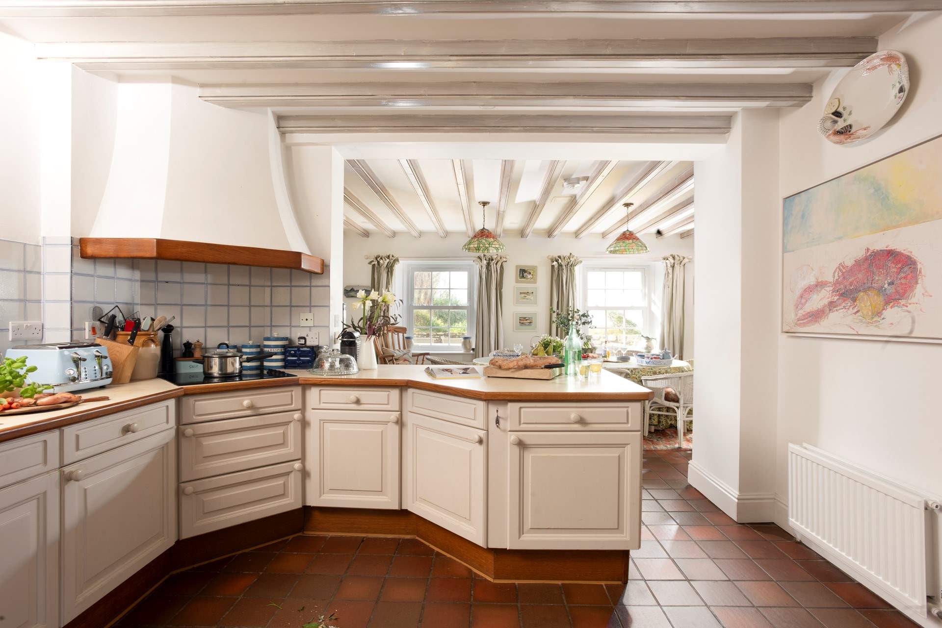 The kitchen is very well-equipped.