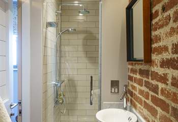 The ensuite to the main bedroom is simply stunning. 