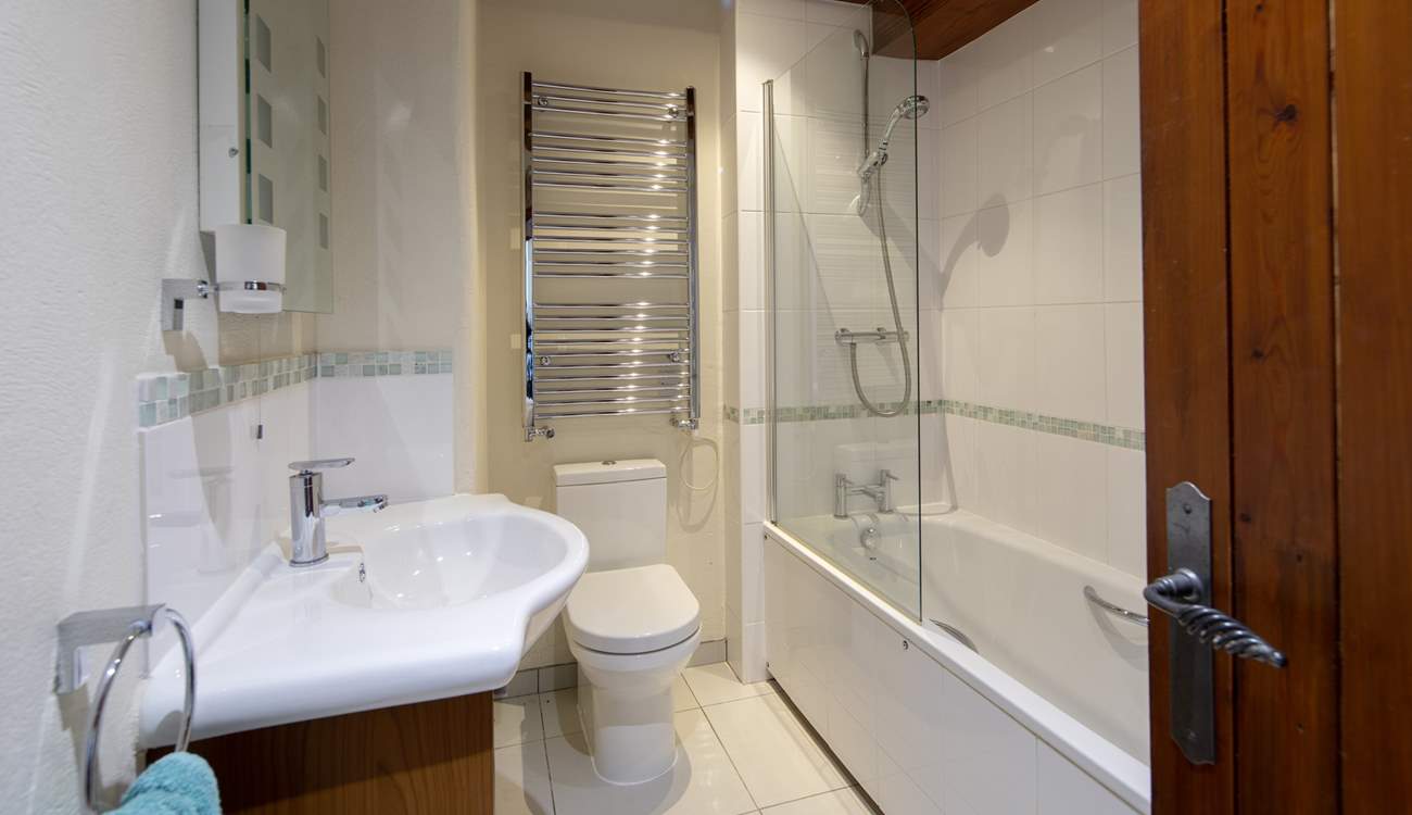 En suite to bedroom 1.