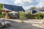 The attractive central courtyard is shared with Samphire and Mimosa.