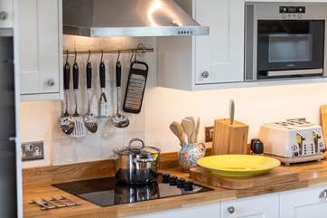 Preparing meals in this lovely kitchen will be easy.