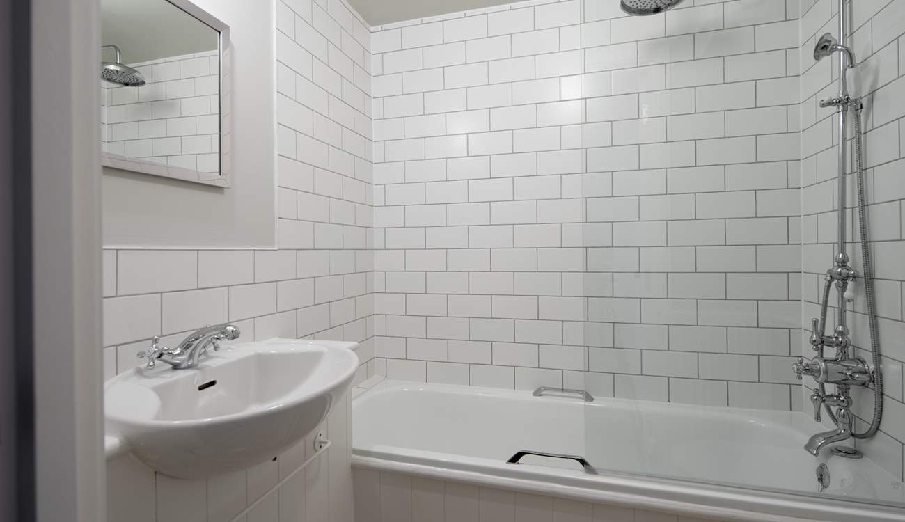 Family bathroom on the first floor.