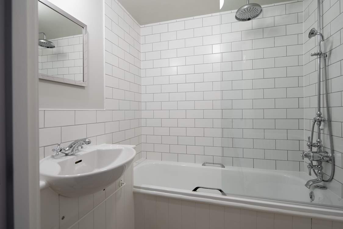 Family bathroom on the first floor.