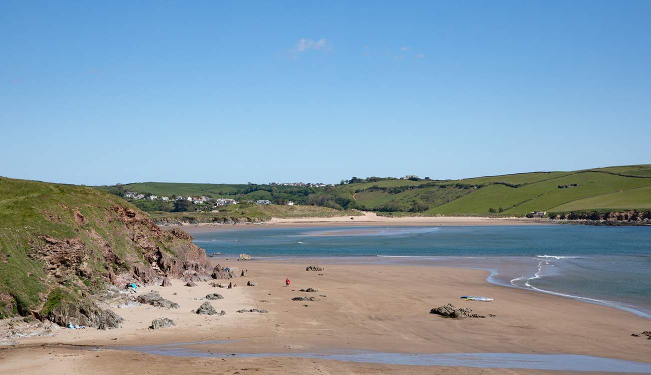 The glorious sandy beaches of Bigbury and Batham are a short car drive away.