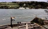 Can you picture yourself enjoying a glass of something tasty, sitting watching the world go by from this welcoming Salcombe watering hole. - Thumbnail Image