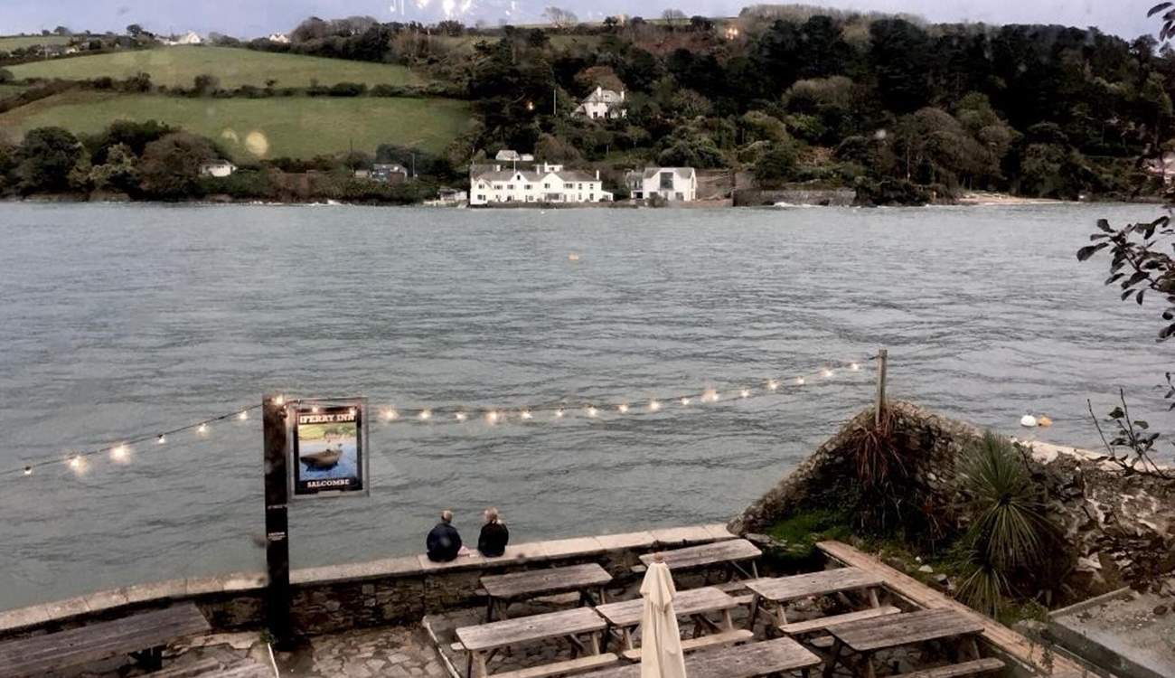 Can you picture yourself enjoying a glass of something tasty, sitting watching the world go by from this welcoming Salcombe watering hole.