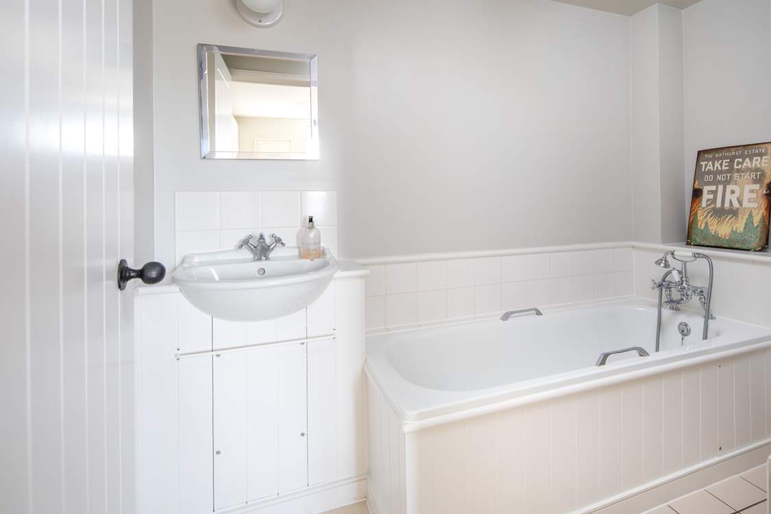En suite to bedroom one.