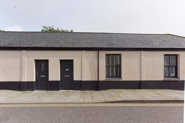 Mandles Cottage is located on the road.