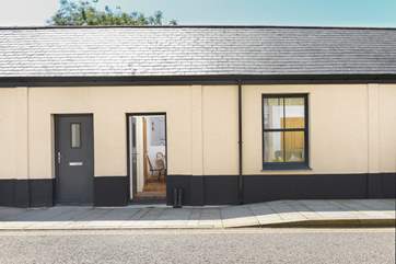 Welcome to Mandles Cottage. Located in the heart of St Just, with shops and pubs literally right on your doorstep.