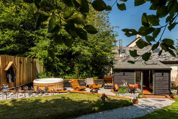 Such an idyllic spot to getaway for a few days or more.
