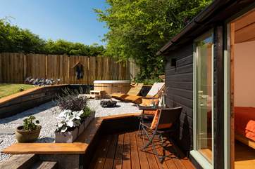 Lunch in the sunshine - bliss.