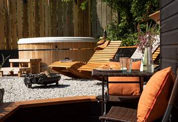 Have a snooze in the sun, dine al fresco or toast some marshmallows on the fire-pit - the choice is yours! 